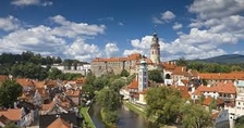 Historický průvod od gotiky po baroko u příležitosti zahájení sezóny na zámku Český Krumlov